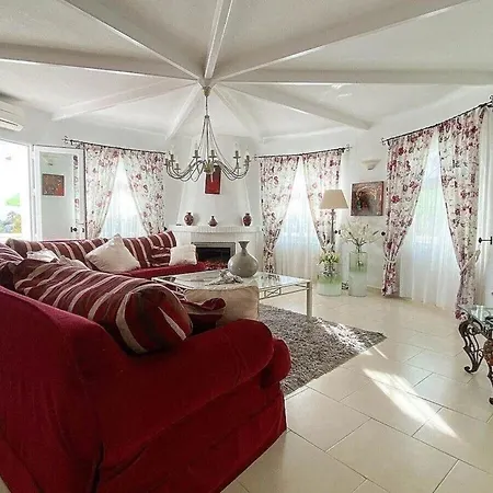 Villa Am Meer,Grosser Pool,4 Sz,Naehe Strand Undcity *